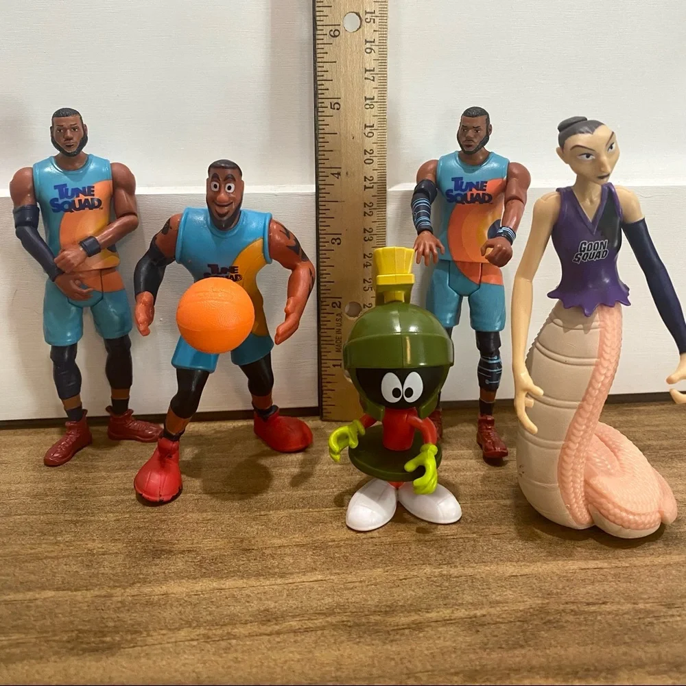 Space Jam Lebron White Mamba Marvin the Martian Figures Tune Squad‎